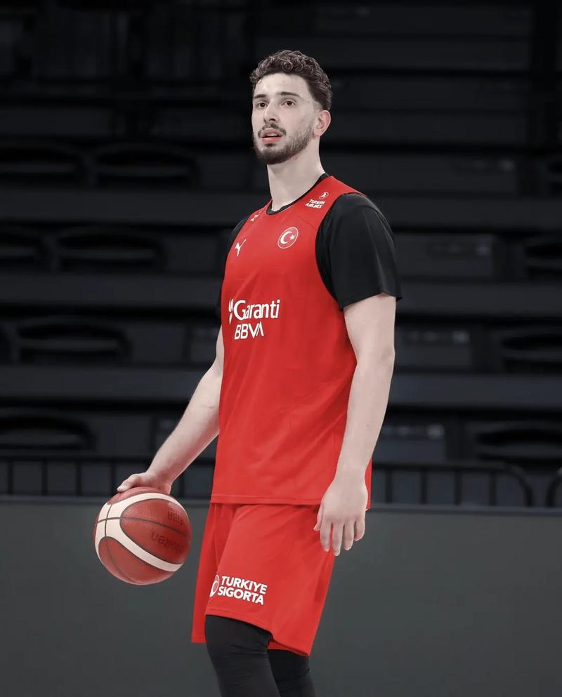 手感没问题！申京过去4场场均23.5分投篮58中42命中率72.4%