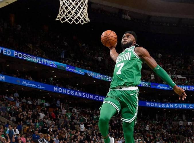 杰伦布朗：主场击败联盟第1的队伍感觉太棒了我太想赢下这场了