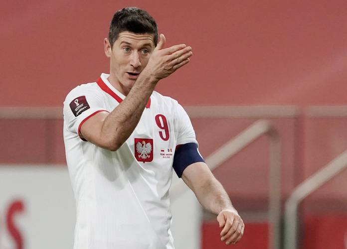 波兰神锋！莱万头球扳平为波兰保留晋级希望，波兰11阿尔巴尼亚