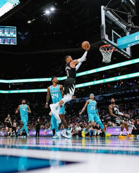 乔治：我们和黄蜂队都知道直接对话有多重要这场胜利非常关键